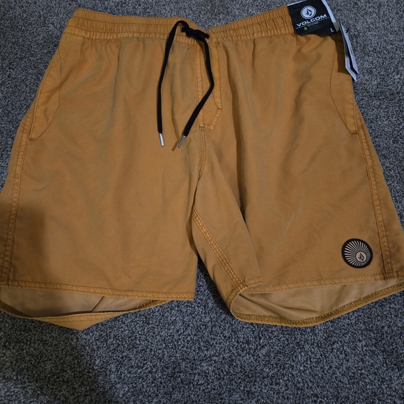 Volcom Mens Orange Shorts - Picture 1 of 4